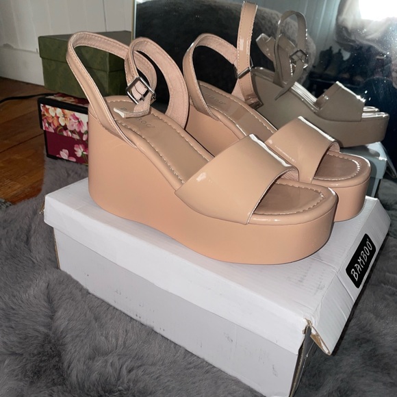 Fashion Nova Platform Wedges, NWT - women’s size 8 - Picture 3 of 5